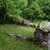 Coin de détente en arrivant par l'intérieur du village