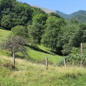 La vue du Cagire en entrant dans le hameau de Laubague